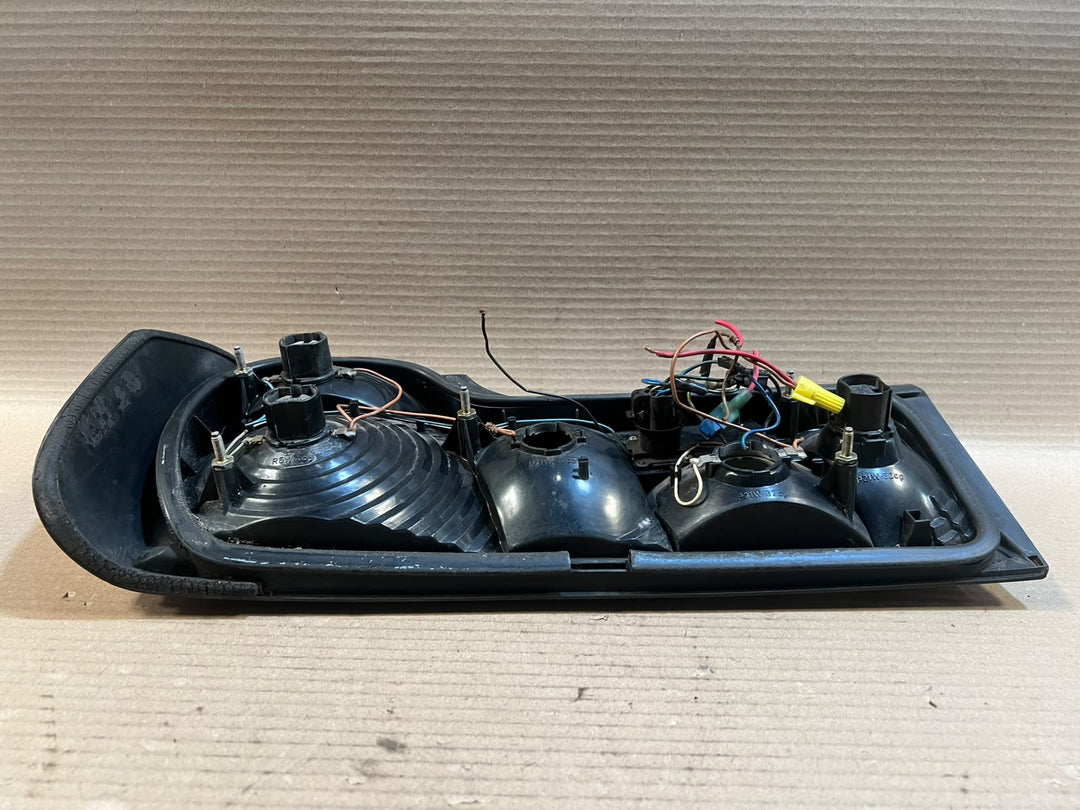 1989 BMW 735i E32 M30 USA RIGHT Rear Tail Light Back Lamp Assembly OEM