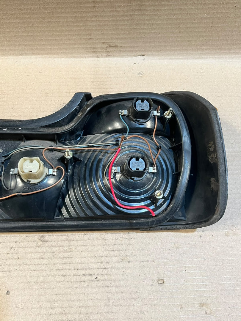 1989 BMW 735i E32 M30 USA LEFT Rear Tail Light Back Lamp Assembly OEM