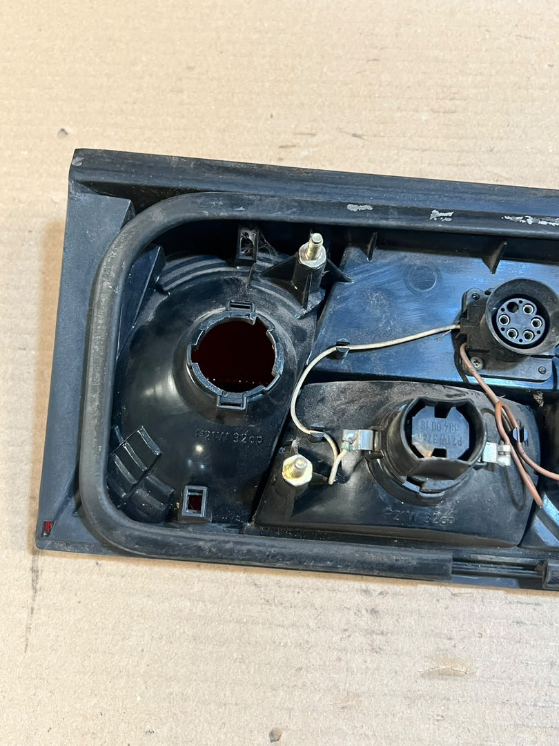1989 BMW 735i E32 M30 USA LEFT Rear Tail Light Back Lamp Assembly OEM