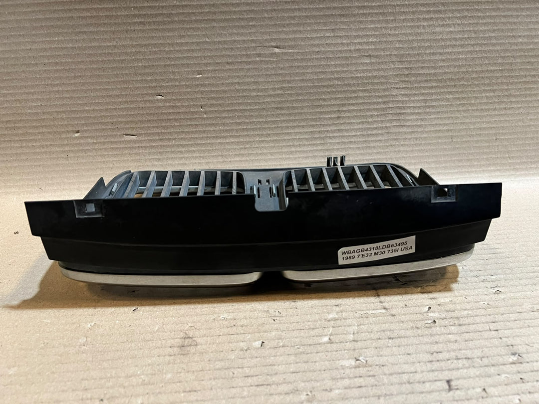 BMW 7 Series E32 735i 730i Front Center Kidney Grille 1908697 Used OEM