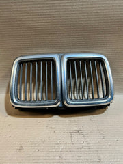 BMW 7 Series E32 735i 730i Front Center Kidney Grille 1908697 Used OEM