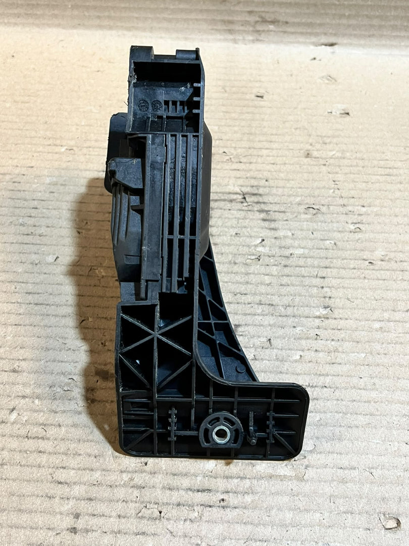 BMW F20 F21 F30 F15 F16 F25 Accelerator Gas Pedal Module 6853175 OEM