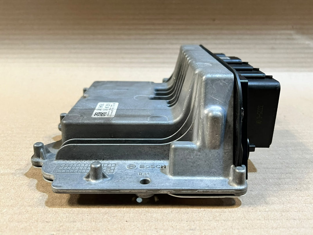 2018 BMW 318i F30 B38 1.5L Engine ECU DME 8663284 0261S15091 OEM