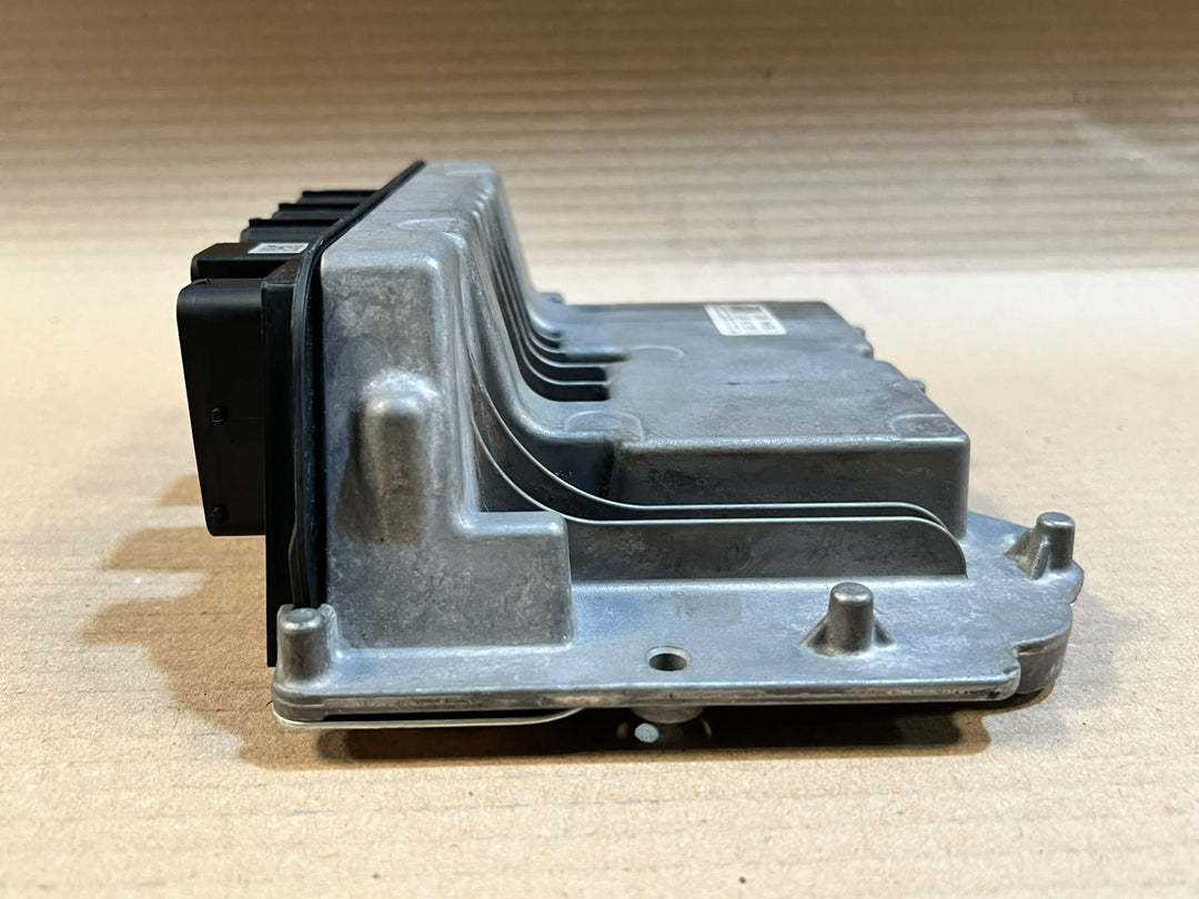 2018 BMW 318i F30 B38 1.5L Engine ECU DME 8663284 0261S15091 OEM