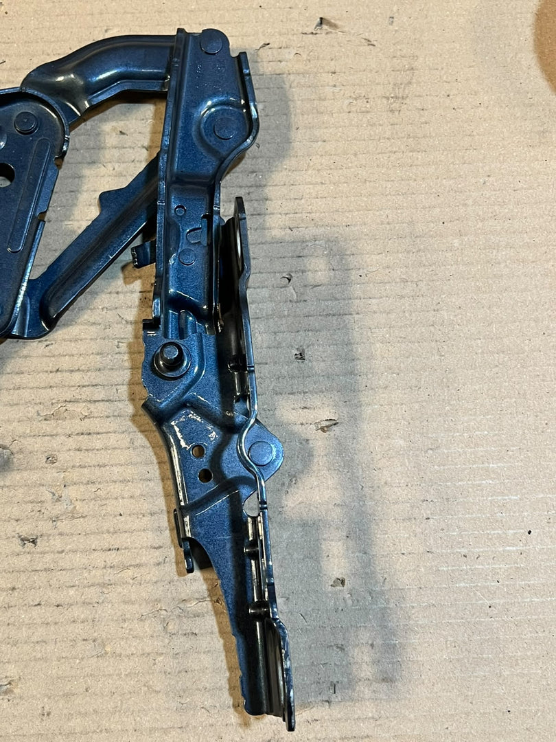 2017-2023 BMW 5 Series G30 G31 7 Series G11 G12 Front Left Hood Bonnet Hinge 7347407 OEM