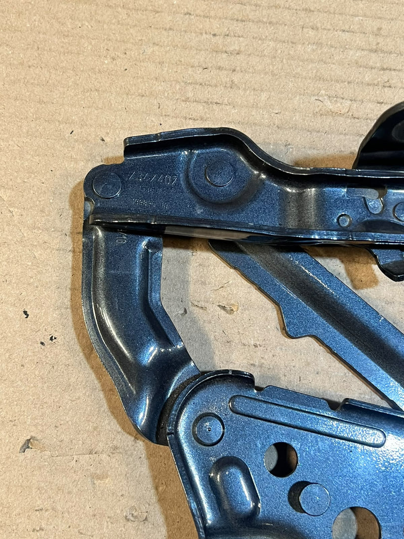 2017-2023 BMW 5 Series G30 G31 7 Series G11 G12 Front Left Hood Bonnet Hinge 7347407 OEM