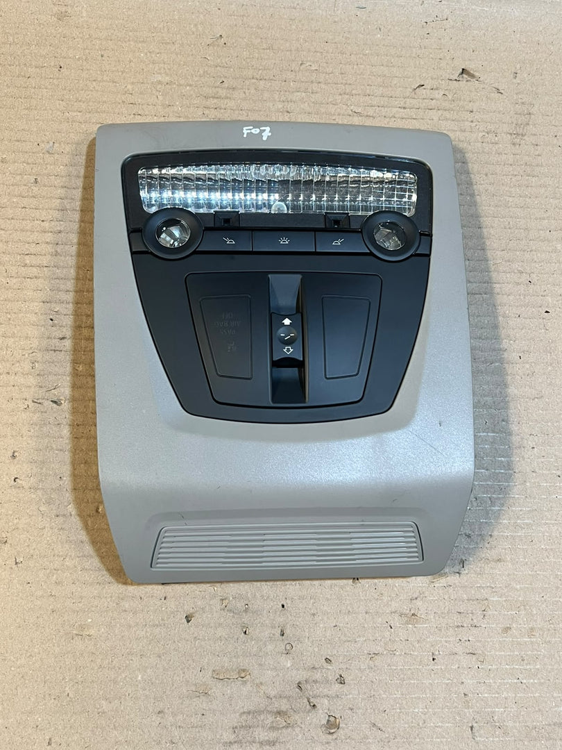 2011-2016 BMW 5 Series F10 F11 528i 535i 550i Front Overhead Roof Dome Light 28140555 OEM