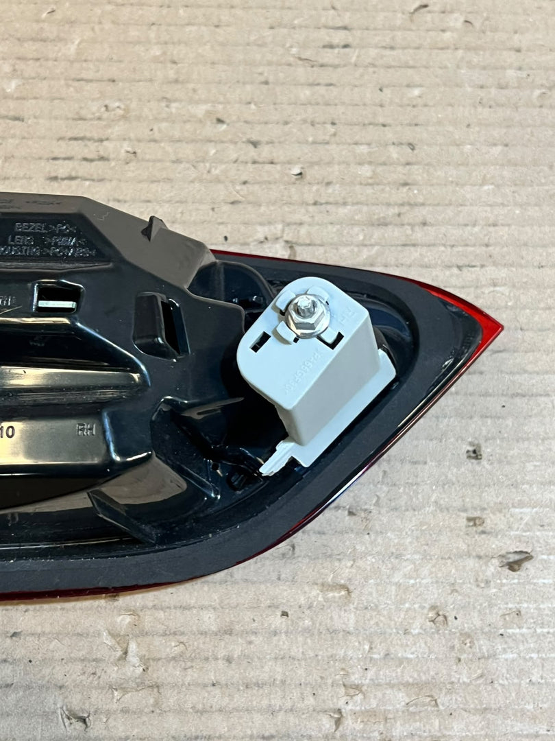 BMW X1 F48 Right Rear Tail Light Stop Brake Light Lamp OEM
