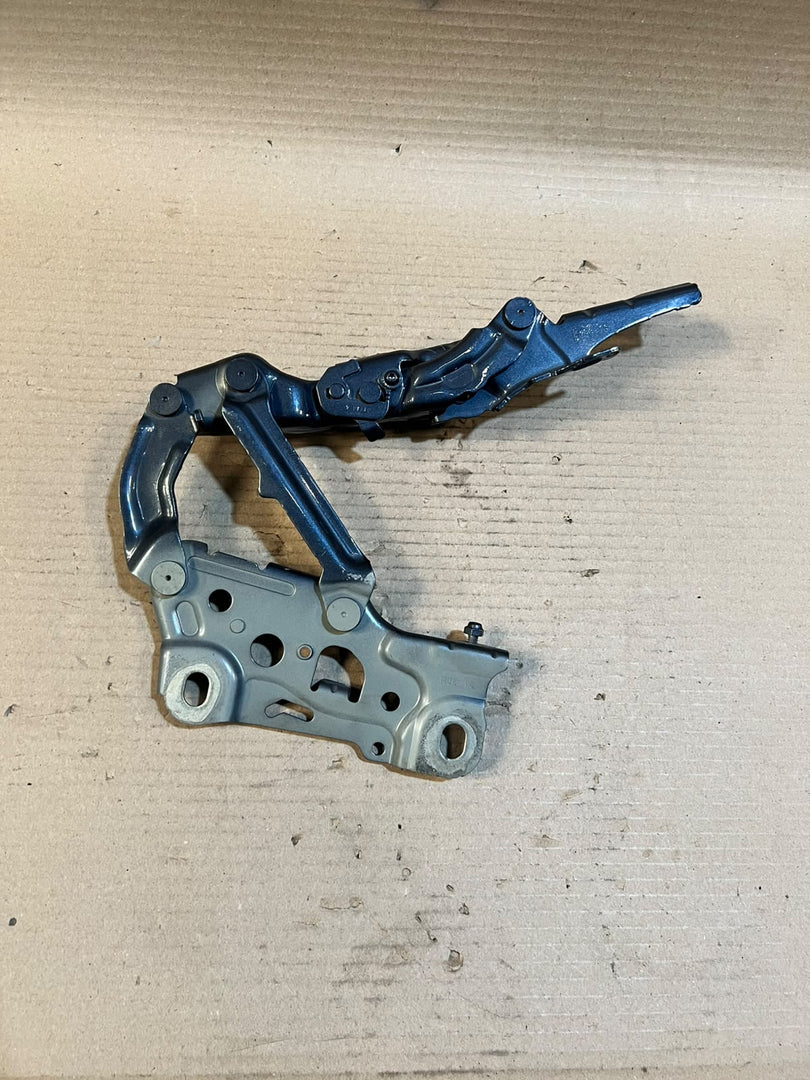 2016-2020 BMW 7 Series G11 G12 740i 750i Front Right Hood Bonnet Hinge 7347408 OEM