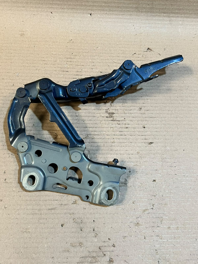 2016-2020 BMW 7 Series G11 G12 740i 750i Front Right Hood Bonnet Hinge 7347408 OEM