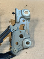 Bild in die Galerieansicht laden, 2016-2020 BMW 7 Series G11 G12 740i 750i Front Right Hood Bonnet Hinge 7347408 OEM