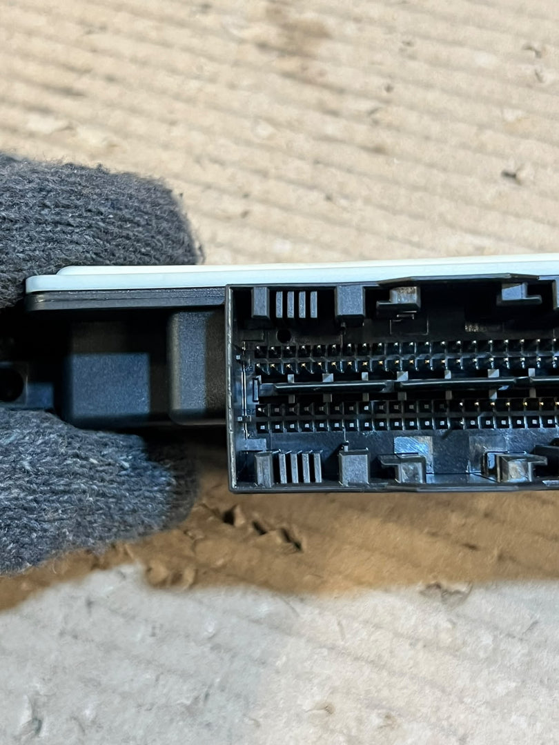 BMW F01 F02 F06 F07 F10 F11 F12 F13 F25 F26 Airbag SRS Module 9330951 OEM