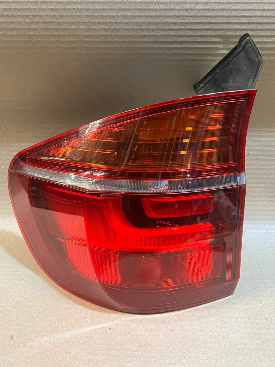 BMW X5 E70 LCI Rear Left Tail Light Brake Lamp Passenger Side 7227789 OEM Used