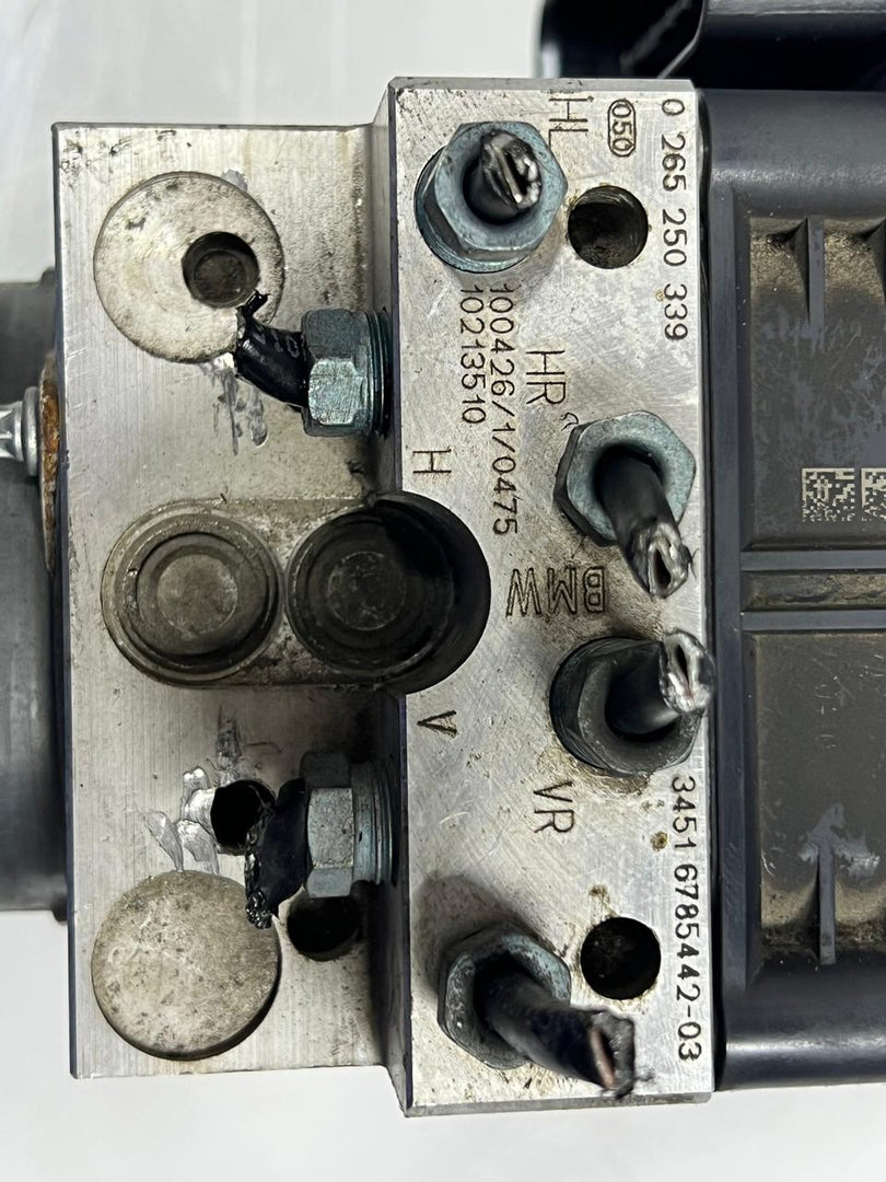 11-16 BMW F10 5' 528i, 535i 550i ABS Anti-Lock Brake Pump Control Module 6797045