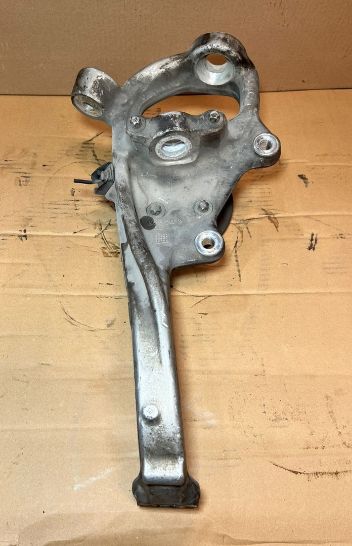 Mercedes-Benz W205 C-Class C300 C250 Front Left 2014-18 Knuckle Spindle Hub Carrier OEM