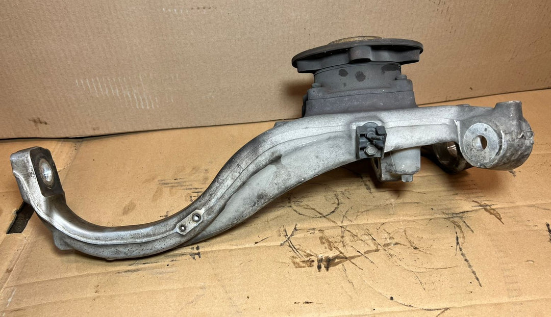 Mercedes-Benz W205 C-Class C300 C250 Front Left 2014-18 Knuckle Spindle Hub Carrier OEM