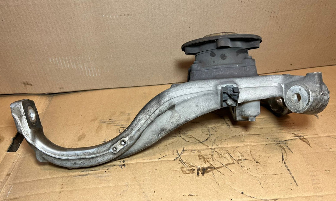 Mercedes-Benz W205 C-Class C300 C250 Front Left 2014-18 Knuckle Spindle Hub Carrier OEM