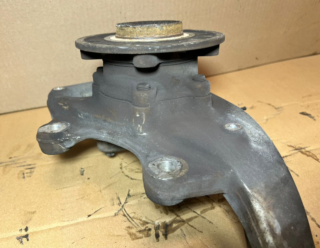 Mercedes-Benz W205 C-Class C300 C250 Front Left 2014-18 Knuckle Spindle Hub Carrier OEM