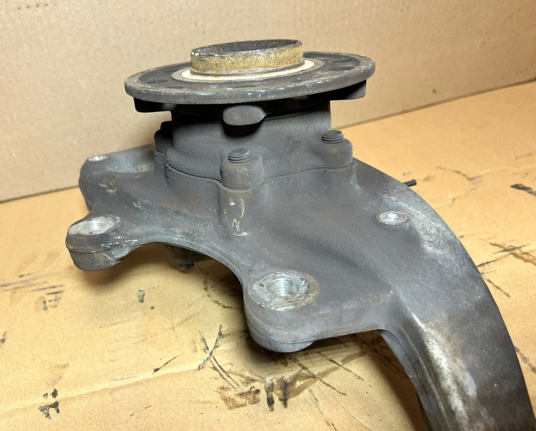Mercedes-Benz W205 C-Class C300 C250 Front Left 2014-18 Knuckle Spindle Hub Carrier OEM