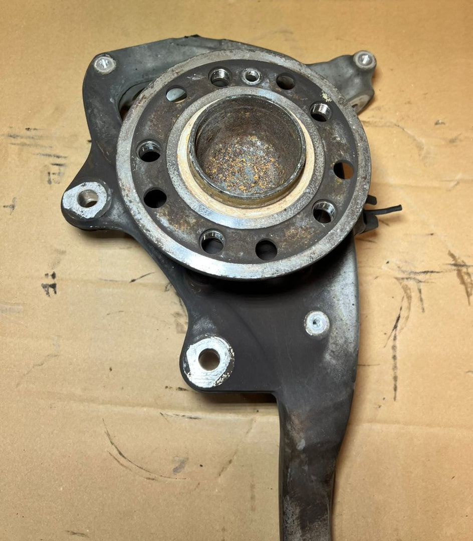 Mercedes-Benz W205 C-Class C300 C250 Front Left 2014-18 Knuckle Spindle Hub Carrier OEM