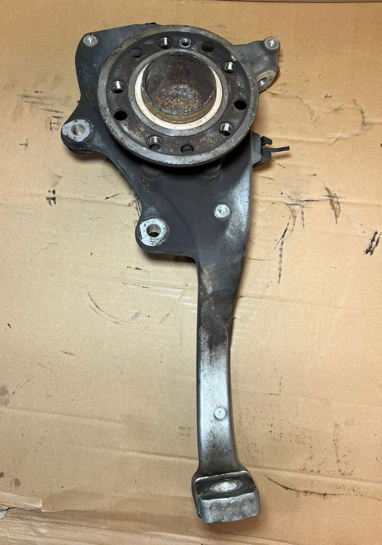 Mercedes-Benz W205 C-Class C300 C250 Front Left 2014-18 Knuckle Spindle Hub Carrier OEM